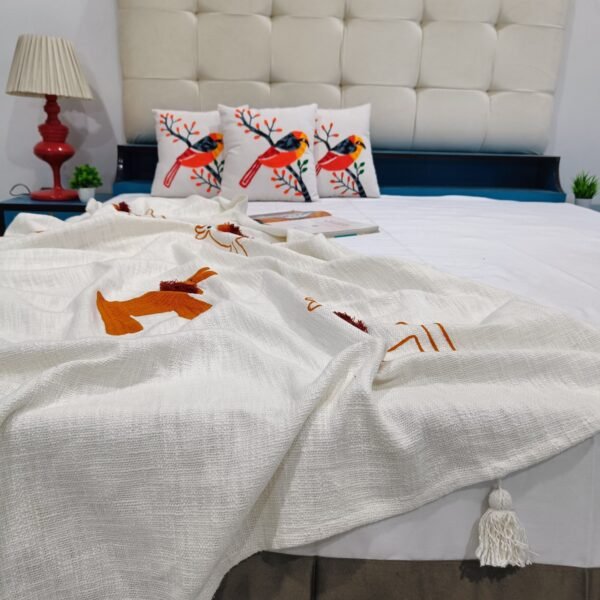 Handloom Soft Tasseled Blankets for Kids Room Decor